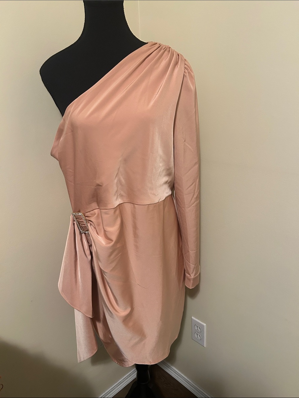 Le Chateau Rose Gold Pink One Shoulder Dress Size XL - Picture 2 of 7